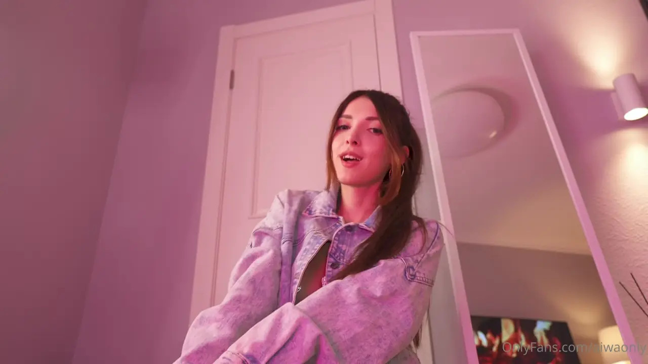 Aiwaonly With Perfect Body Rides Long Dildo