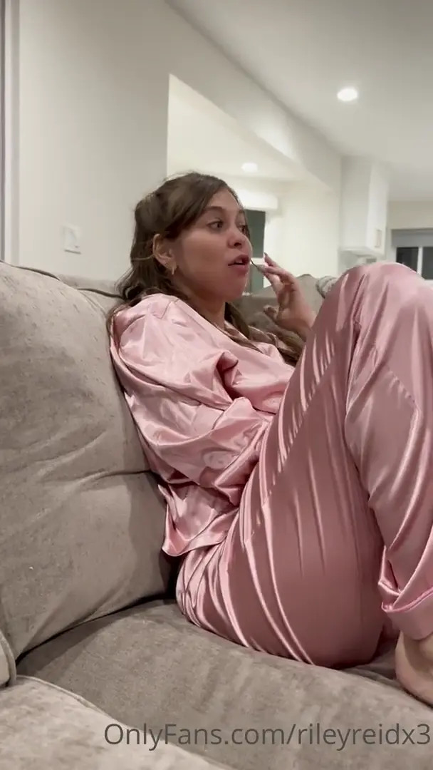 Rileyreid OnlyFans Leaked Nude Video #111831
