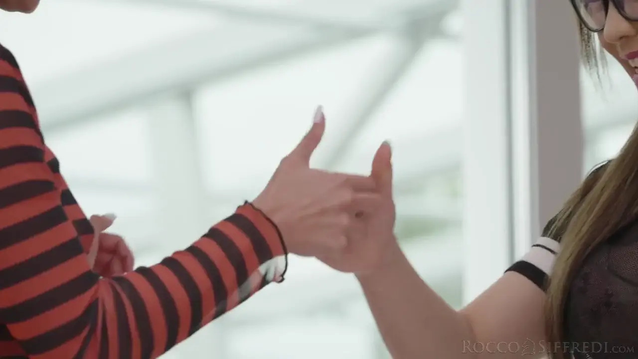 Ciel Tokyo & Isamodel Take Turns On A Dick