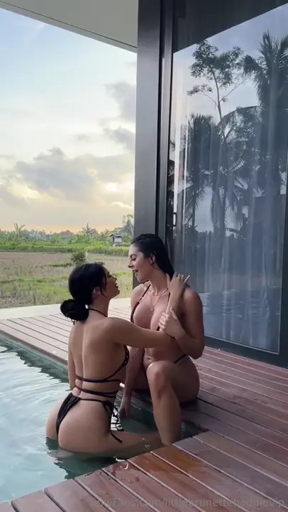 AliciaDavis And Minki_Minna Lesbian Fun Time