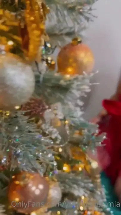 Yourlilangelmia chirstmas sextape