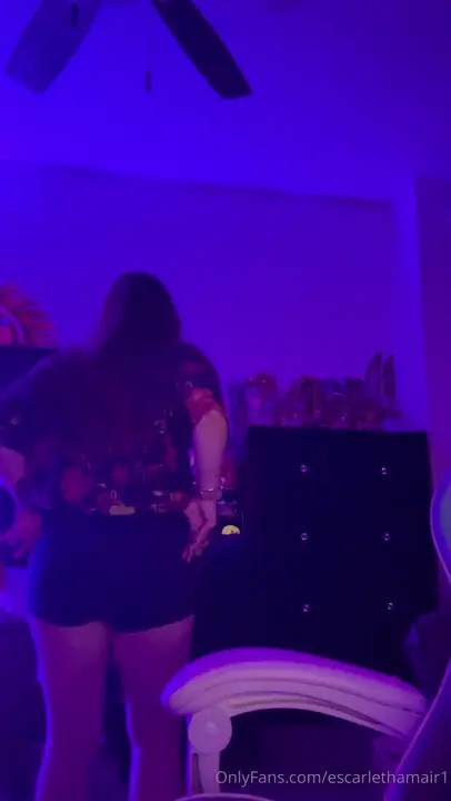 Escarlethamair1 Fingers Her Cunt Standing Up