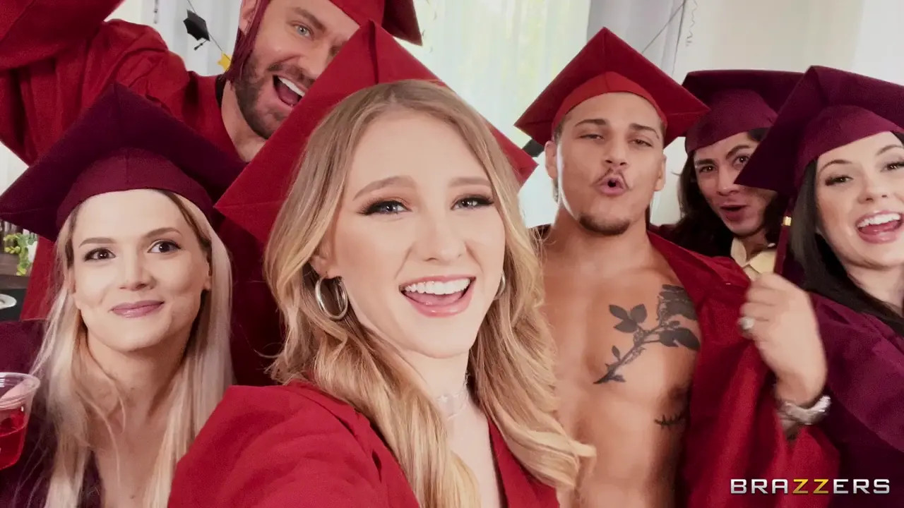 Melody Marks And Daisy Pheonix Gets Facial - ePornLeak