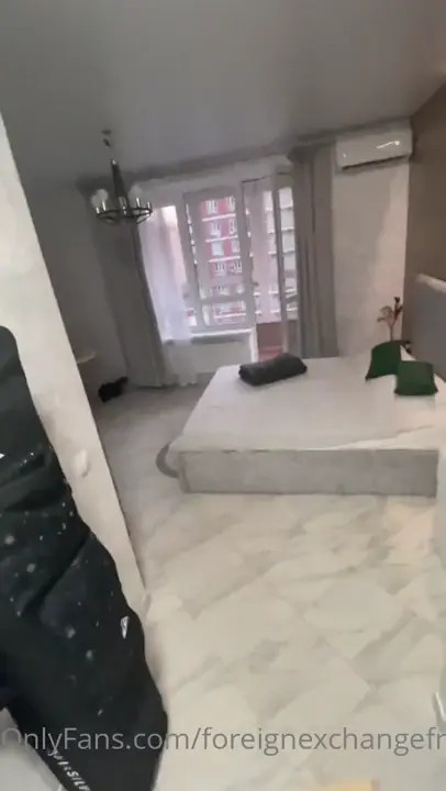 Lola Sweetxo Seduces The Pizza Guy For Sex - ePornLeak