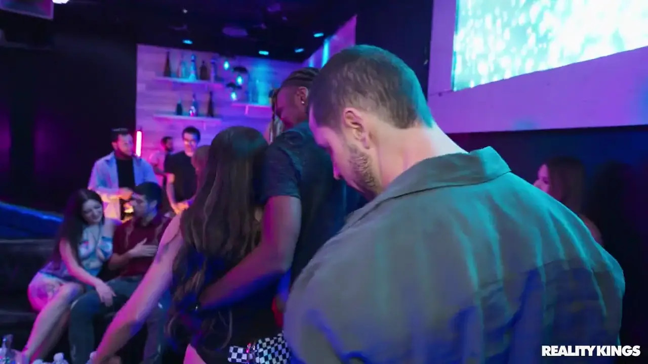 Katie Kinz And Friends Handles 3 Big Cocks