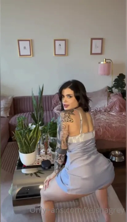 Keisha Grey Dances And Masturbates