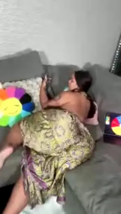 Live Lesbian Sex By Graciebon, Ohits_Chrissyk & Victoryaxo