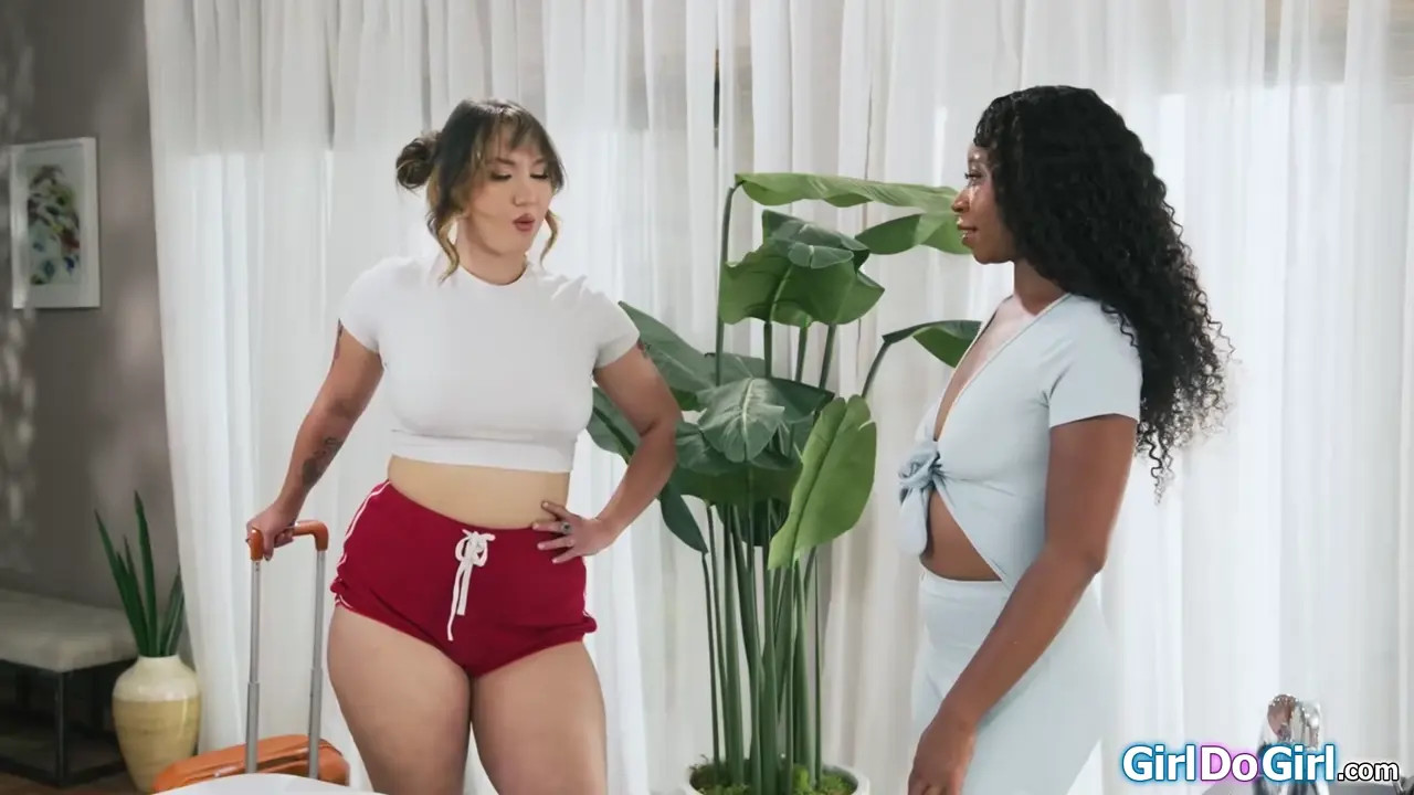 MochaXXXMenage & TomieBabyDoll's Massage Turns Into Lesbian Fun
