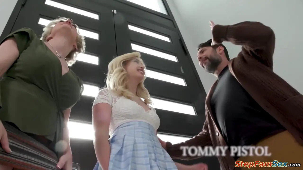 Lexi Lore And Dee Williams Join A Threesome - ePornLeak