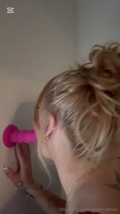 Ginger Bella Uses A Dildo And Vibe On Her Cunt