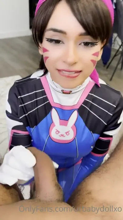 Lela Sohna Puts On Her Preferred Cock Sucking Outfits