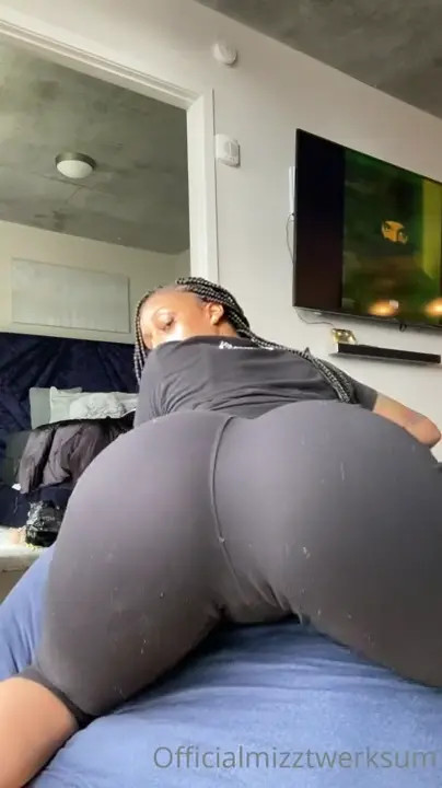 Theofficialmizztwerksum OnlyFans Leaked Nude Video #190018