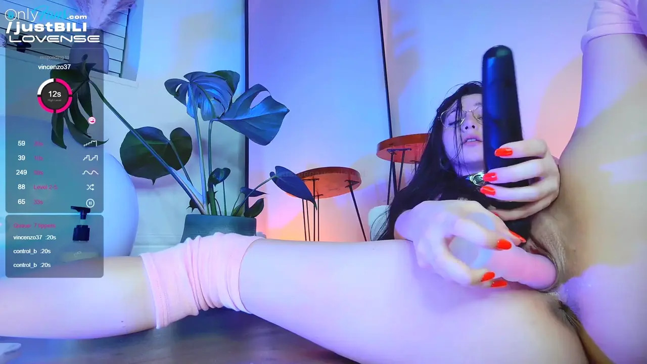 JustBILI's Squirting Cum Show