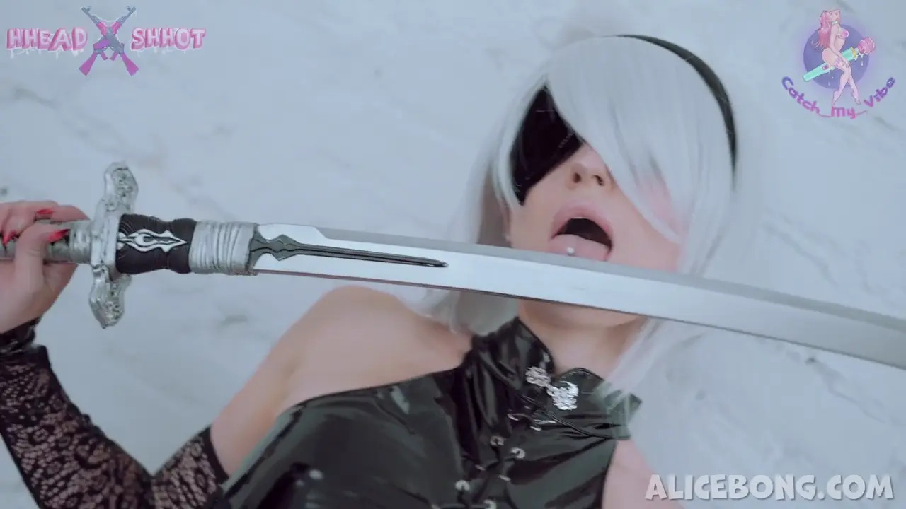 Alice Bong’s & Sonya Vibe’s 2B Cosplay Fun - ePornLeak