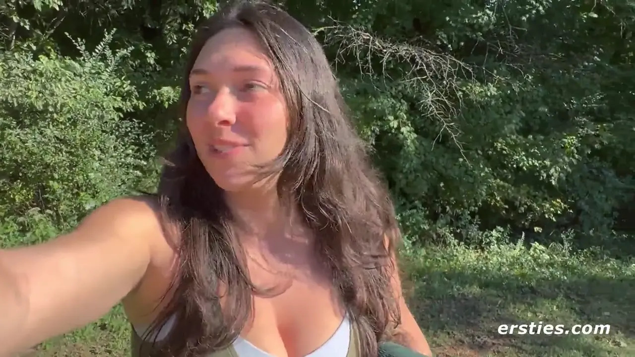 Erin Ashford's Outdoor Pussy Play