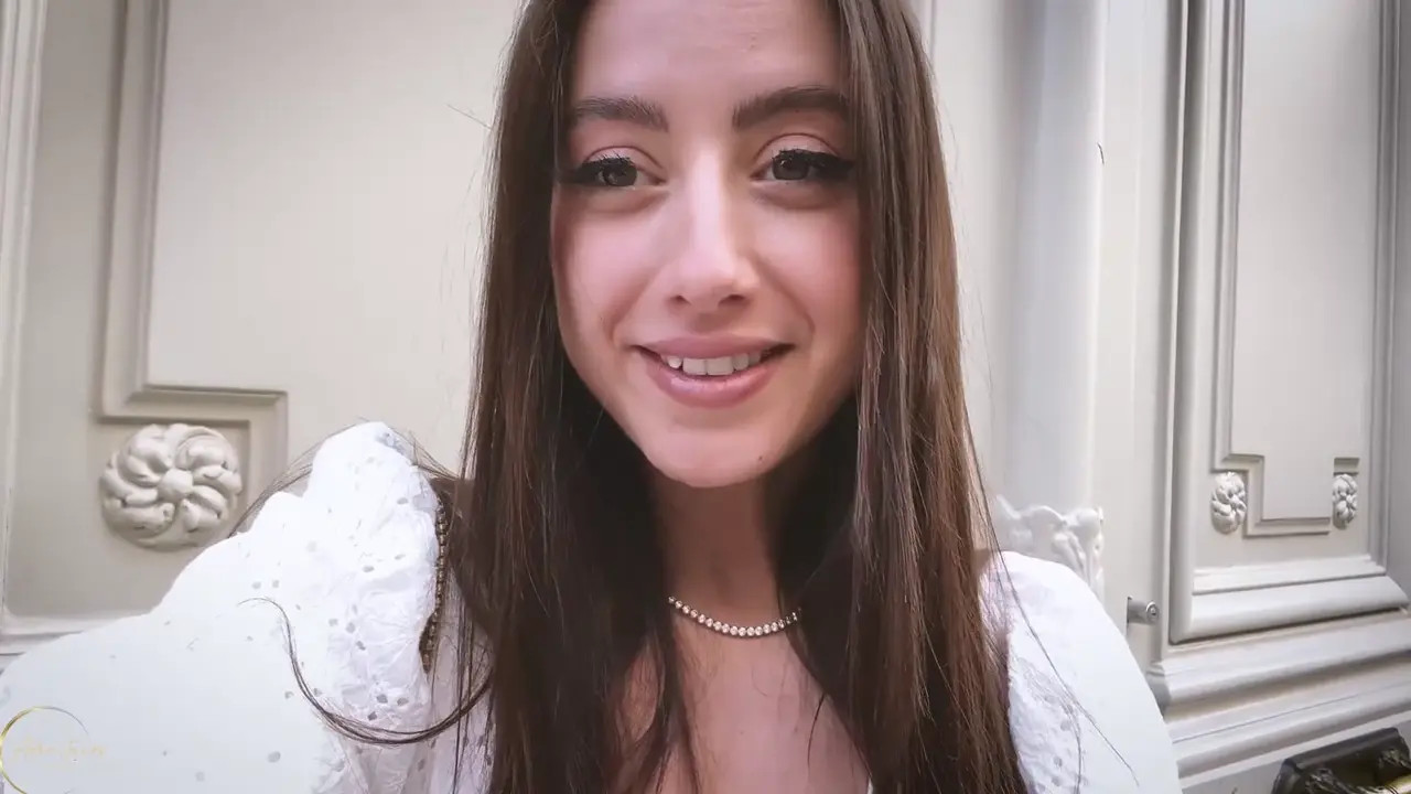 Hellomoonli Gets Fucked After Date