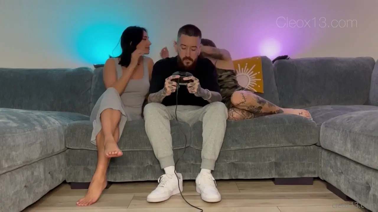 Cleopatra Westbrook And Angelashotseat Feast On A Cock