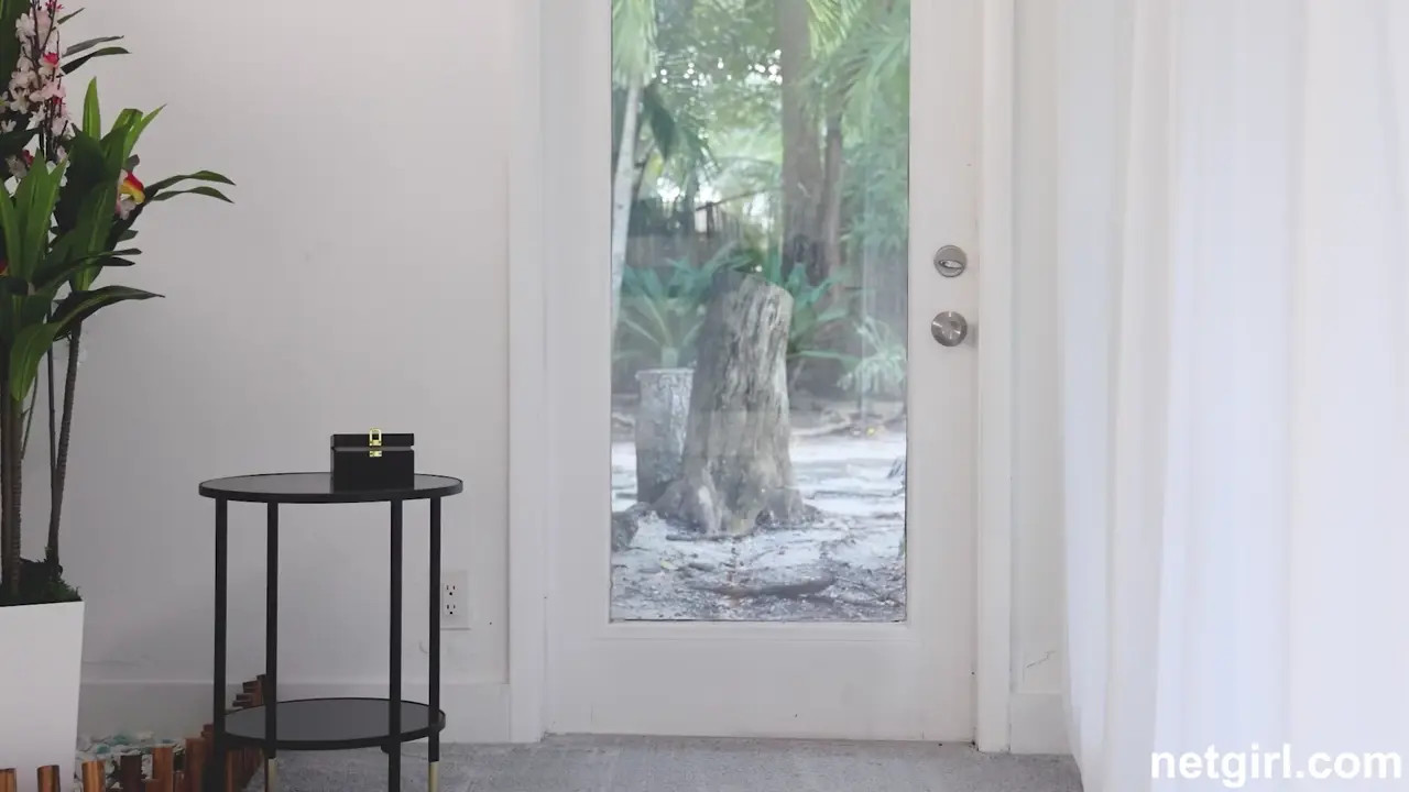 Ellie Nova Drills A Cock In POV