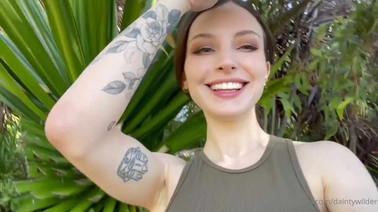 Daintywilder Masturbates And Squirts Outdoor