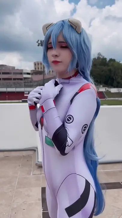 Belhino Stripteases In A Rei Ayanami Cosplay