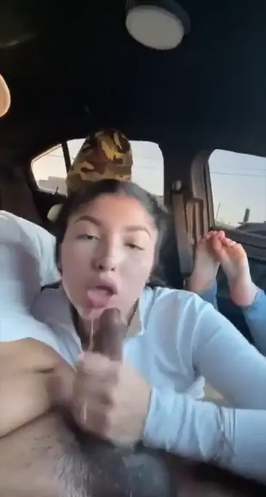 MagicPrincesss Sucks And Rides A Cock In The Car
