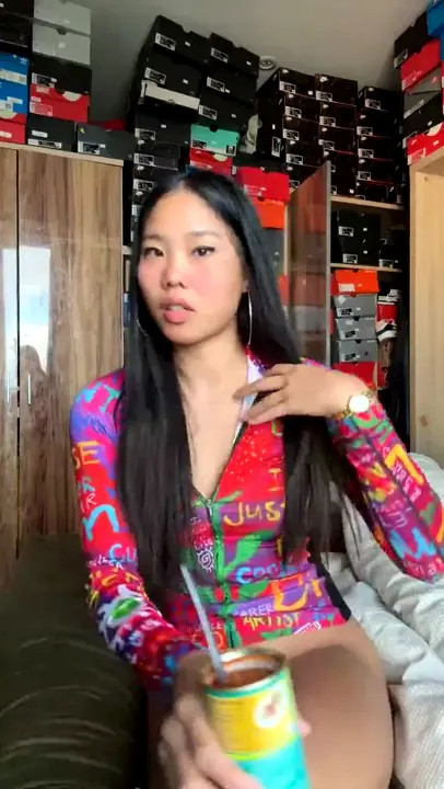 MichelleFromChina18Yes Gets Railed By Old Man's Cock Live