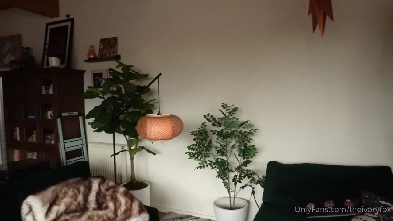 Ivory Fox Has Sex While Talking On The Phone