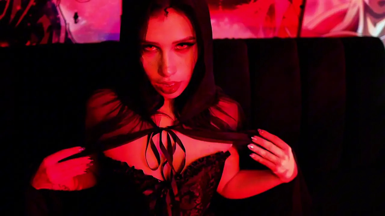 Vampire Dulce Pinky Screws Her Pussy With A Dildo