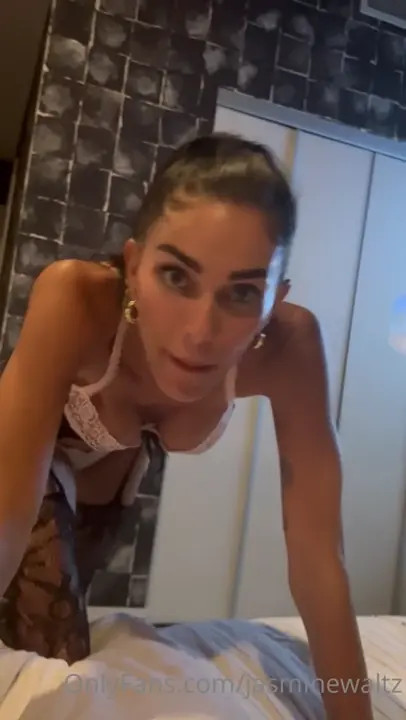 Jasmine Waltz Is An Expert In Blowjobs