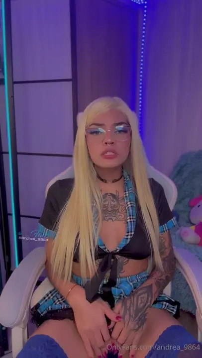 Andrea_9864 Gets Her Throat Fucked With Her Toy