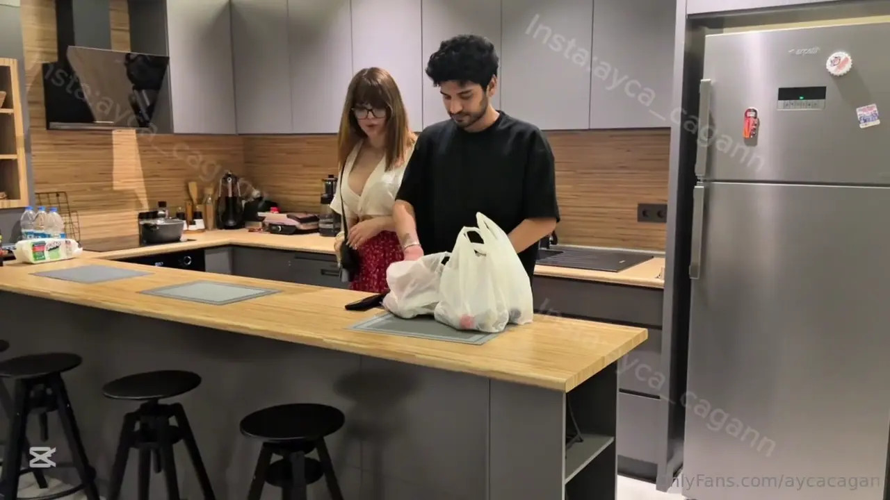 Zeynep Cagis Gives Blowjob Secretly From Acnoctem