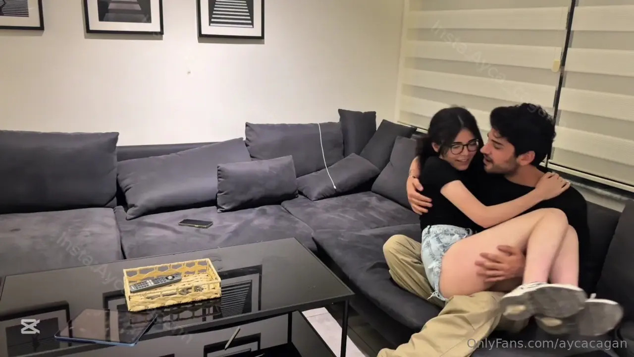 Zeynep Cagis Gives Her Man A Blowjob