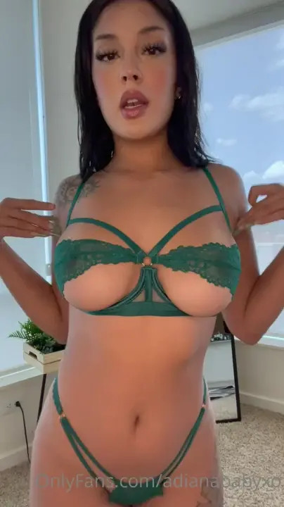 Hannababyxx Masturbating In Her Spare Time