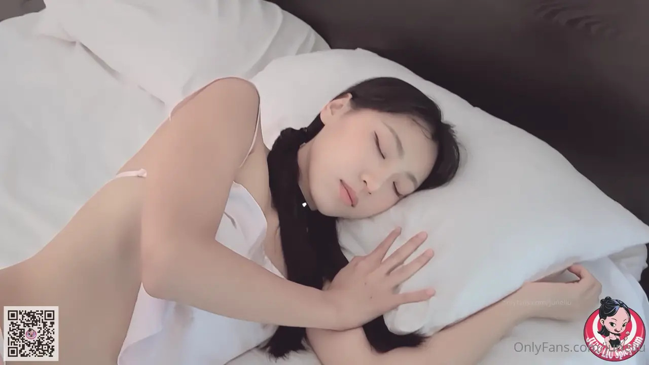 June Liu Makes A Cock Cum In Her Asian Pussy