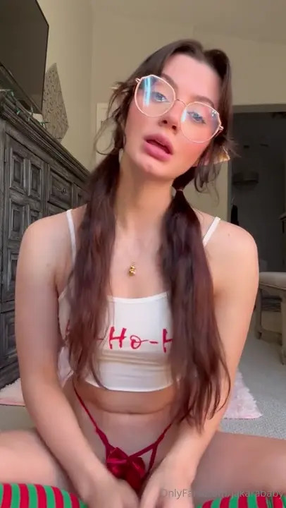 Jakara Bella Is A Happy Elf With A Squirt - ePornLeak