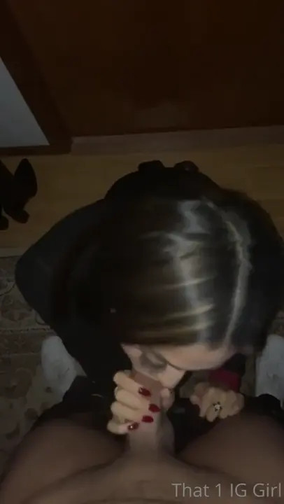 That1IGgirl Feasts On A Cock