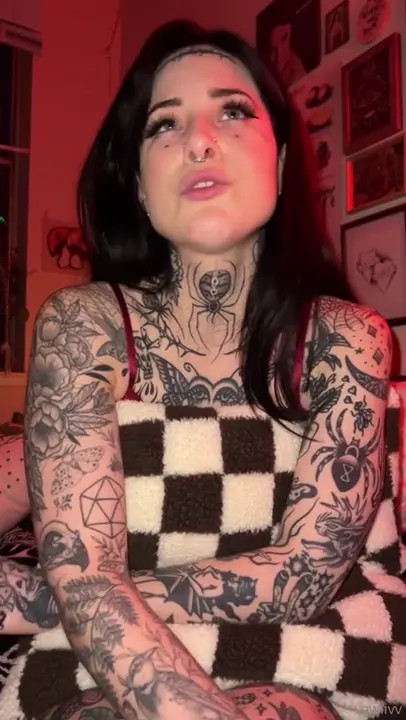 Awlivv Stuffs Her Pussy With A Dildo