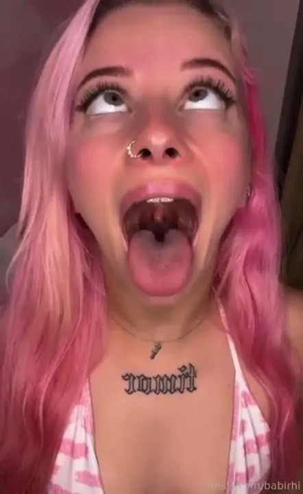 Babi Rhi Shows Us Her Open Mouth