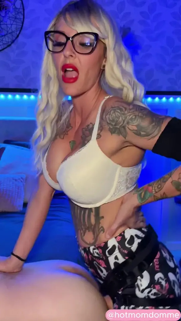 Hotmomdomme OnlyFans Leaked Nude Video #238306