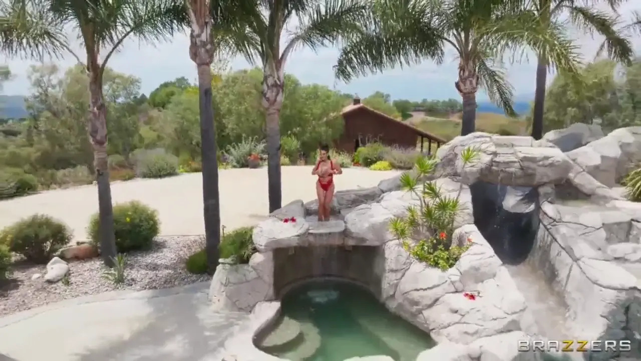 Angela White Has Sex With A BWC In The Pool