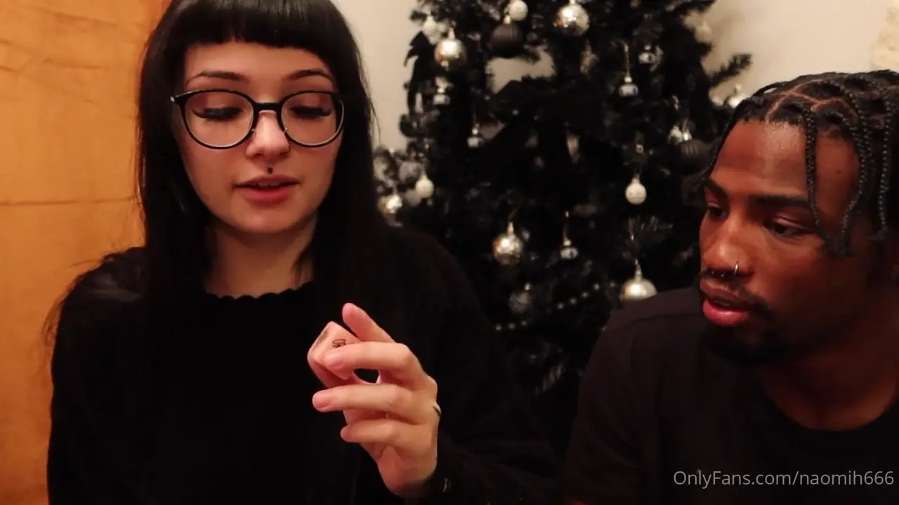 Naomihh666 Gets Her Pussy Eaten - ePornLeak