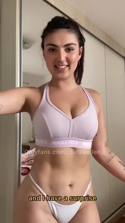 Clara Wellen Goes To The Gym With A Plugged Ass