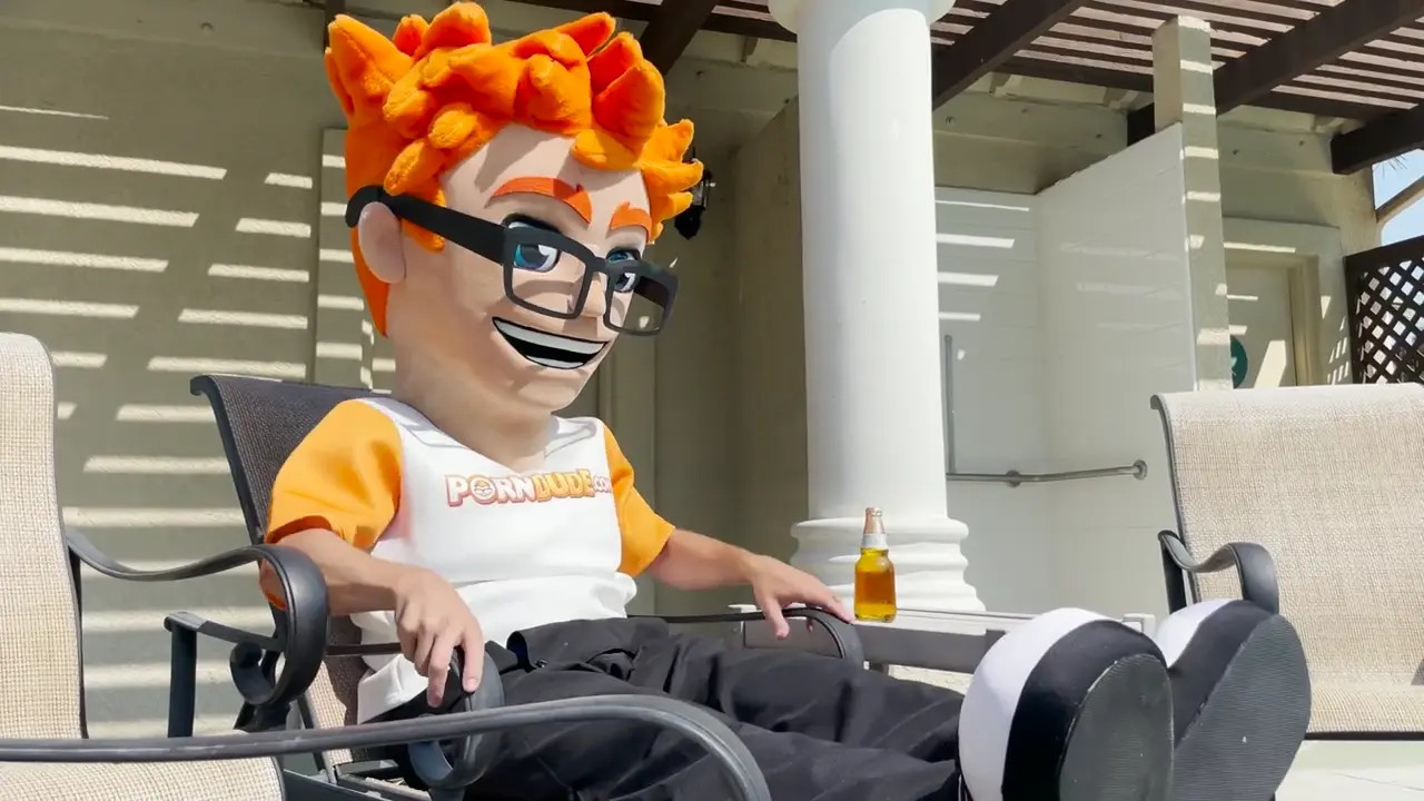 Jazlyn Ray Gets Fucked And Facial By Porndude