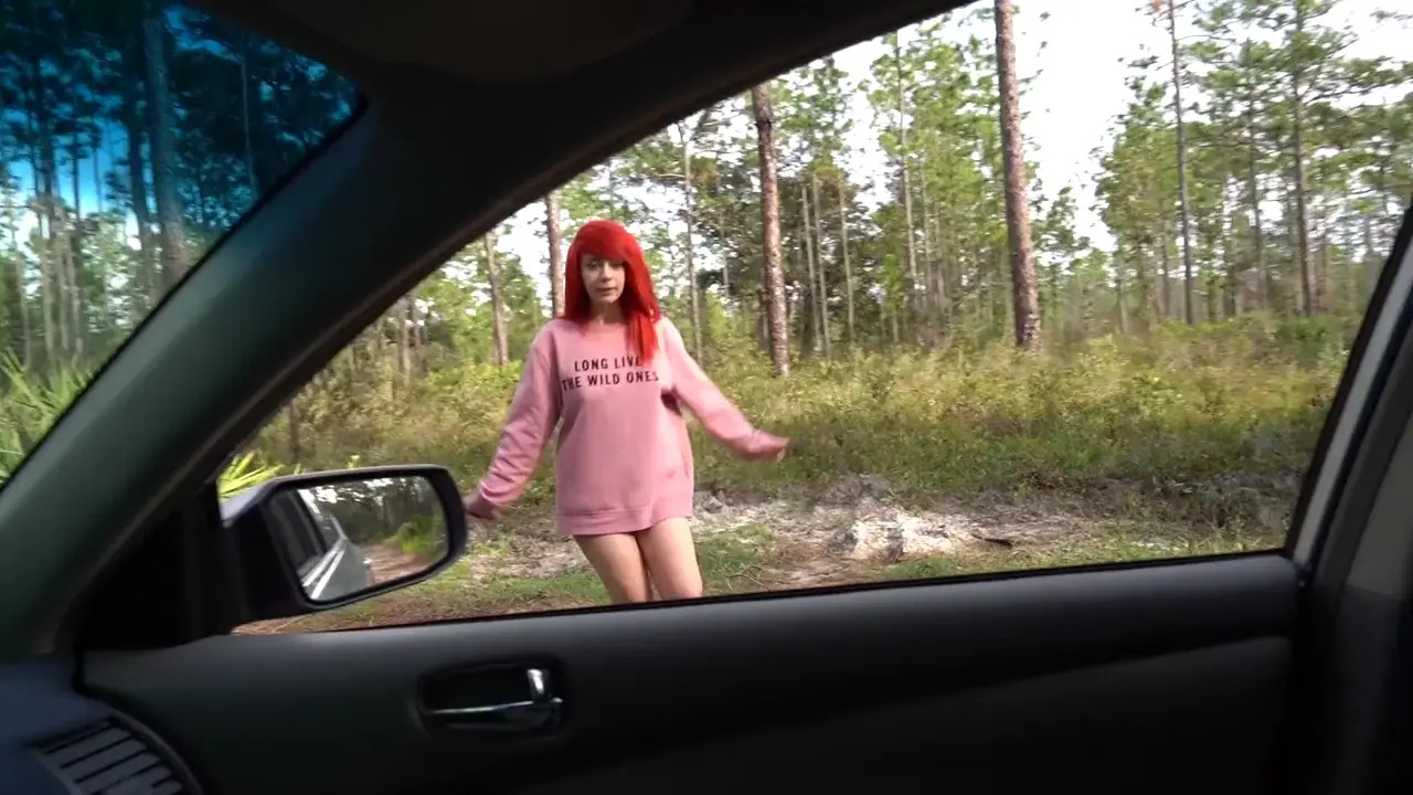 Zoeybangs Gets Creampied After A Steamy Car Blowjob