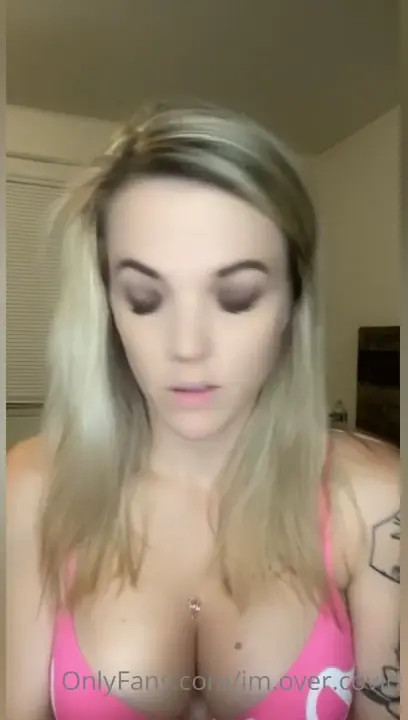 Im.Over.Covid Masturbates Using Vibrator