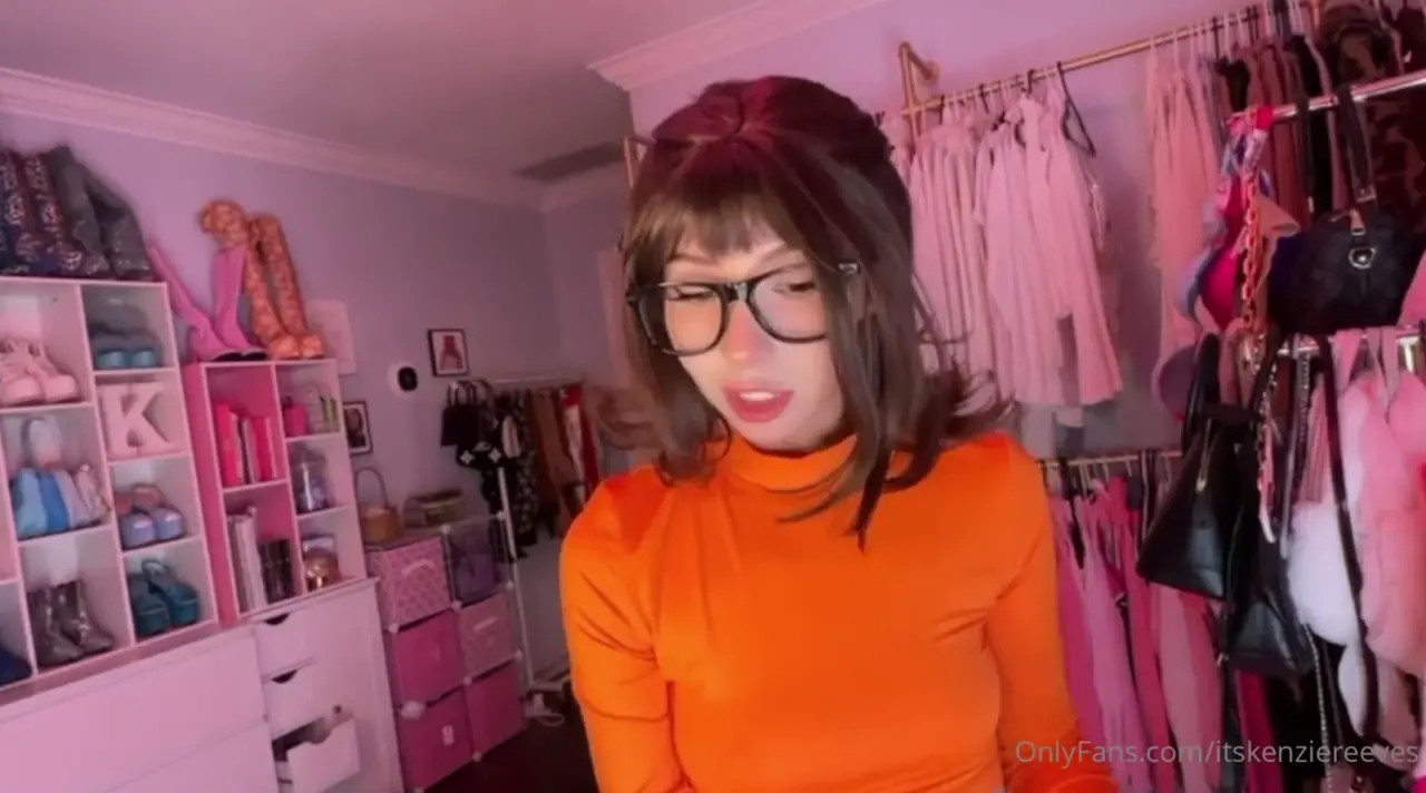 Kenzie Reeves Rides A Torso Dildo As Velma