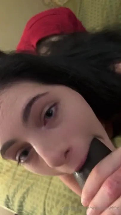 SnowBallWhite Fondles Balls And Sucks A BBC