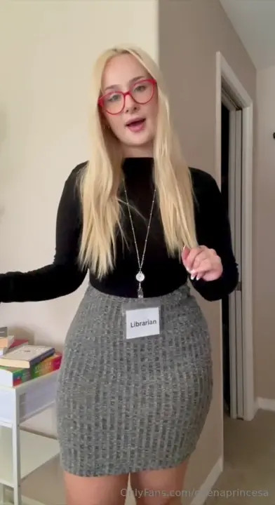 Edena Princesa Gives A Titjob To A Dildo ASMR