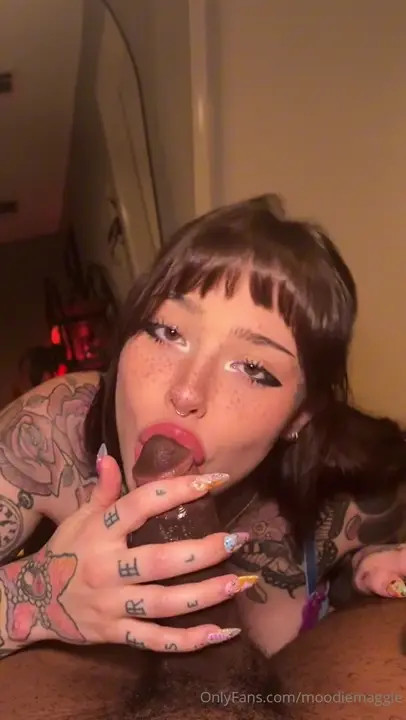 MoodieMaggie Blows Her BF's BBC
