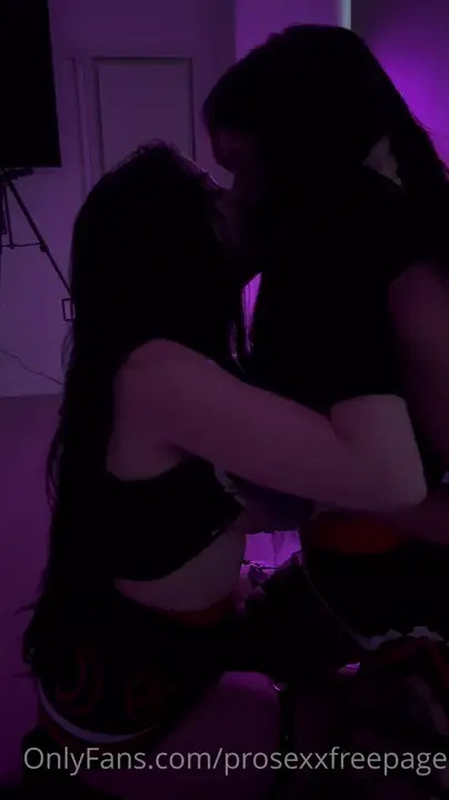 Rosie Rider Hot Threesome Sloppy BJ